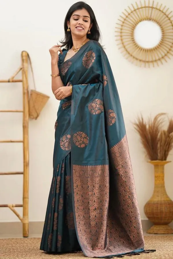 Teal_Jacquard_Premium_Saree_For_Women
