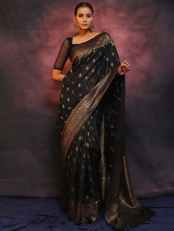 Black_Jacquard_Premium_Saree_For_Women