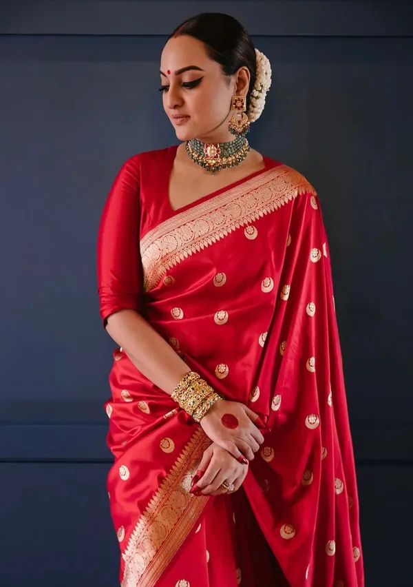 Red_Jacquard_Premium_Saree_For_Women