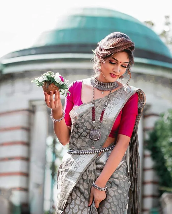 Grey_Jacquard_Premium_Saree_For_Women