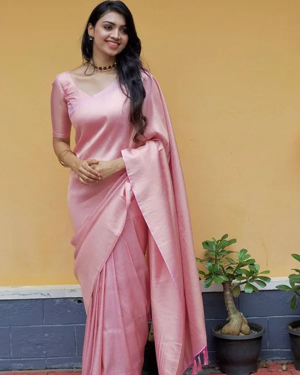 Pink_Jacquard_Premium_Saree_For_Women