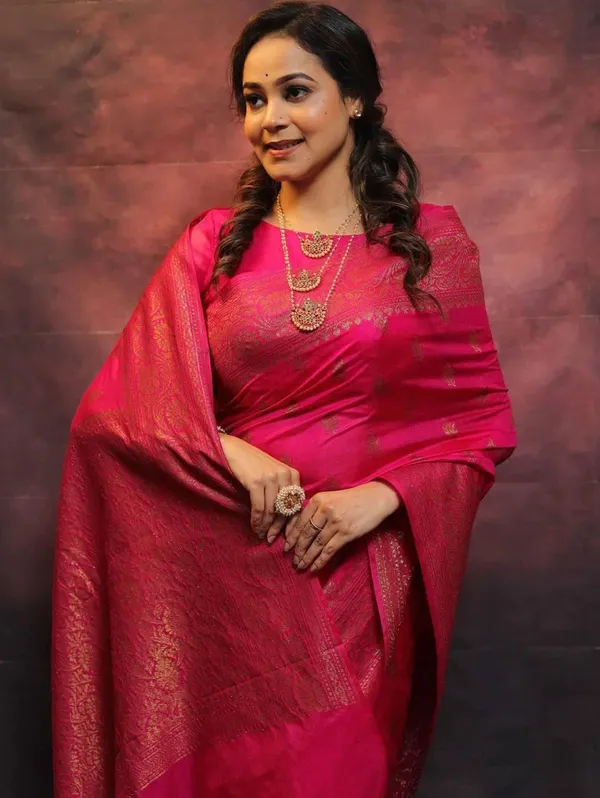 Pink_Jacquard_Premium_Saree_For_Women