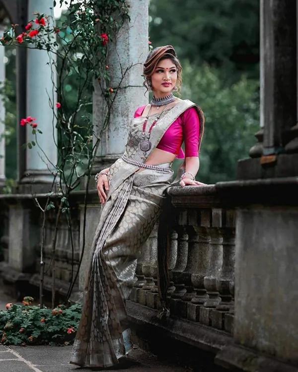 Grey_Jacquard_Premium_Saree_For_Women