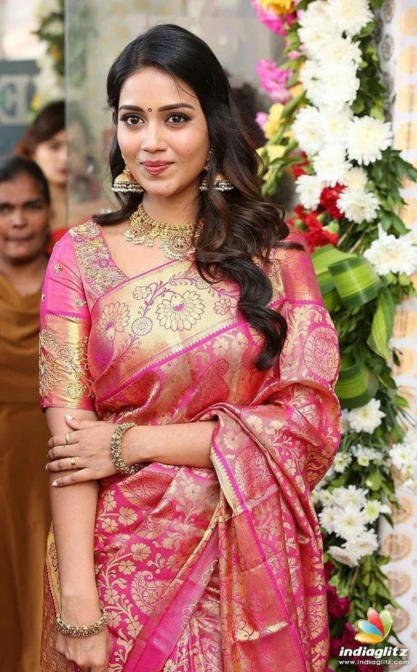 Pink_Jacquard_Premium_Saree_For_Women