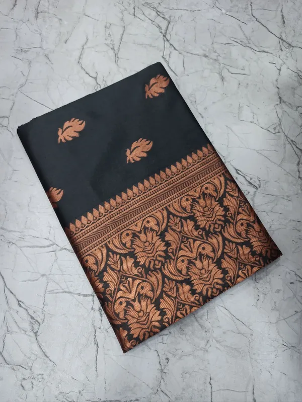 Black_Jacquard_Premium_Saree_For_Women