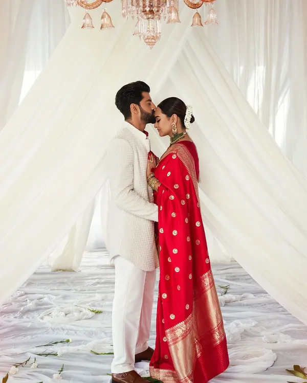 Red_Jacquard_Premium_Saree_For_Women