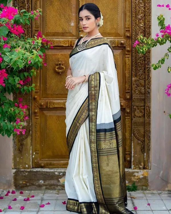 White_Jacquard_Premium_Saree_For_Women