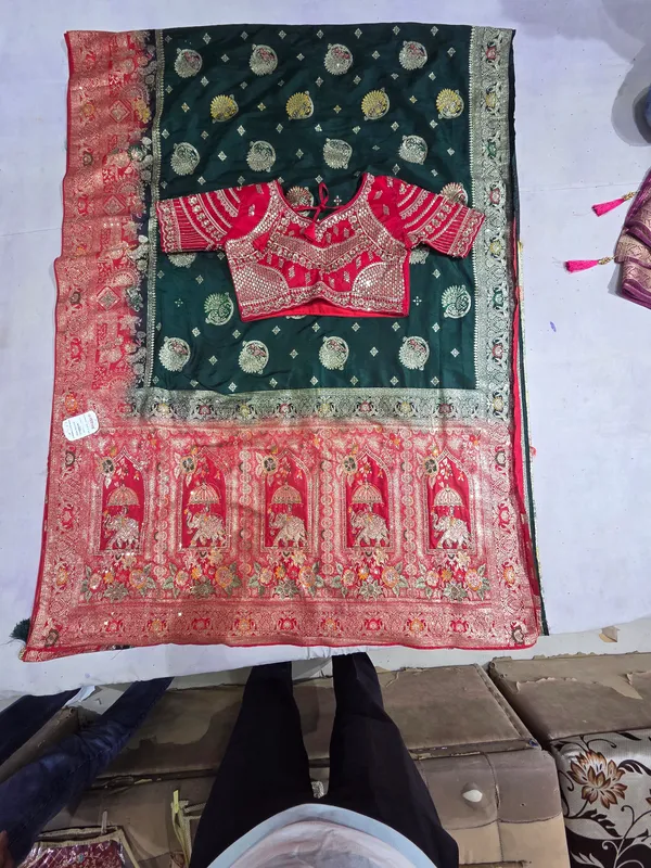 Green_And_Red_Dola_Silk_Saree_For_Women