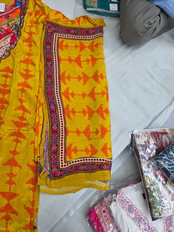 Yellow_Muslin_Straight_Kurta_Set_For_Women