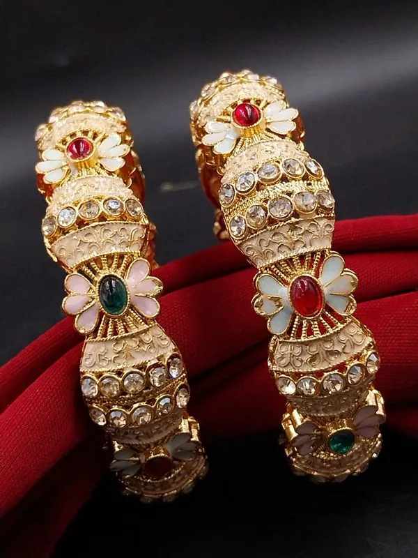 Gold_Alloy_Floral_Kundan_Traditional_Bangle_For_Women