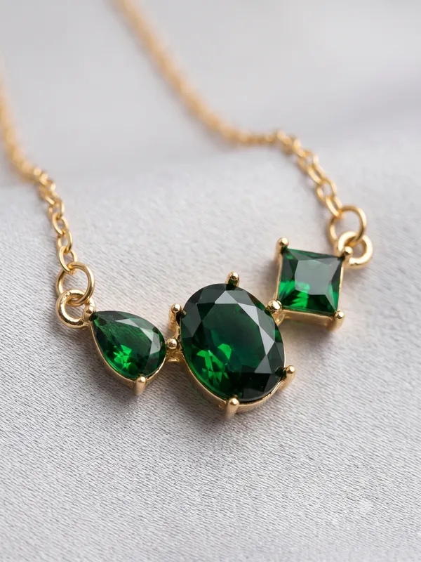Gold_Stainless_Steel_Green_Stone_Pendant_Necklace_For_Women