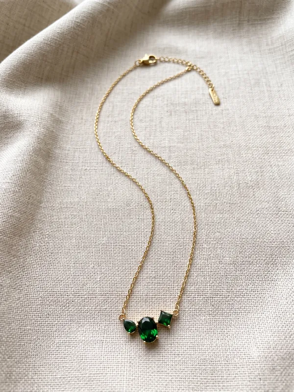 Gold_Stainless_Steel_Green_Stone_Pendant_Necklace_For_Women