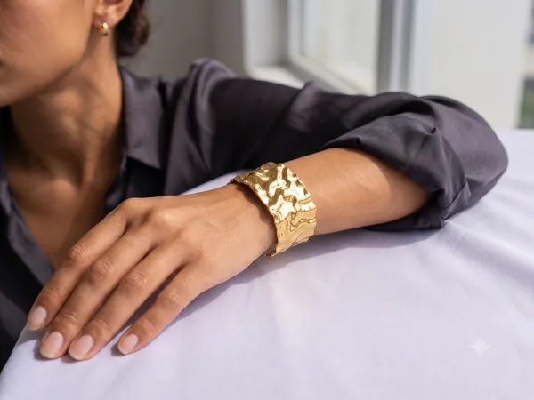Gold_Stainless_Steel_Textured_Statement_Cuff_Bangle_For_Women