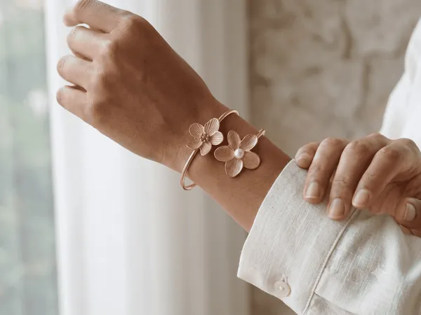 Gold_Stainless_Steel_Floral_Open_Cuff_Bangle_For_Women