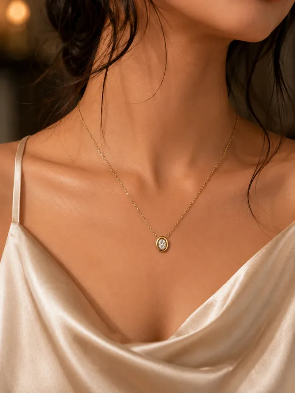 Gold_Brass_Oval_Pendant_Necklace_For_Women
