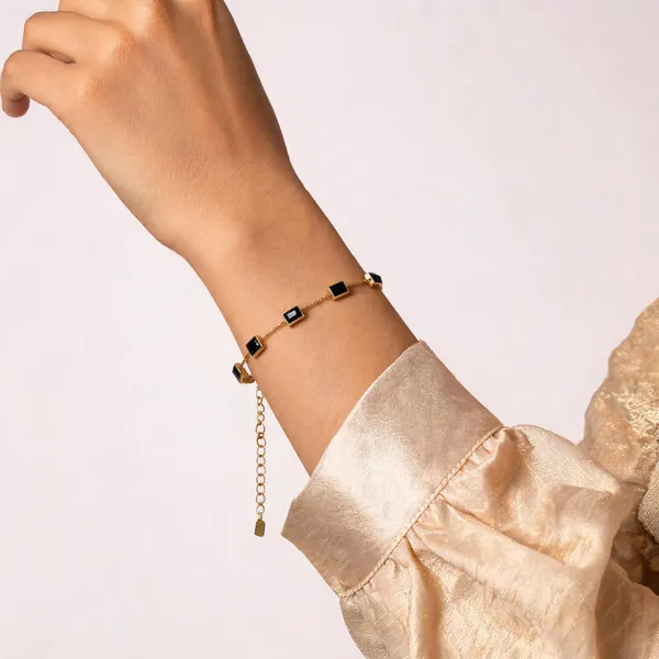 Gold_Brass_Black_Stone_Chain_Bracelet_For_Women