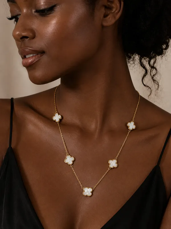 Gold_Stainless_Steel_Clover_Motif_Pendant_Necklace_For_Women