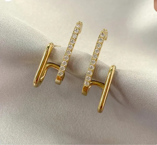 Classic_Gold_Dangle_Earrings
