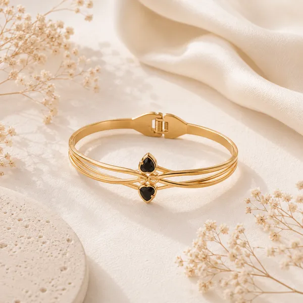 Gold_Tone_Heart_Motif_Bangle_Bracelet_For_Women