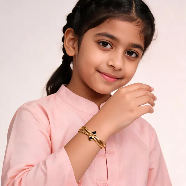 Gold_Tone_Heart_Motif_Bangle_Bracelet_For_Women