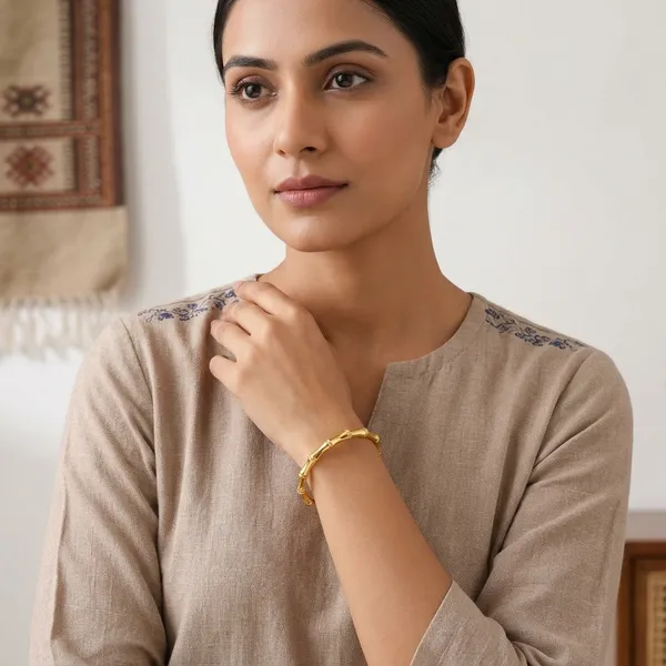 Gold_Tone_Segmented_Bracelet_For_Women