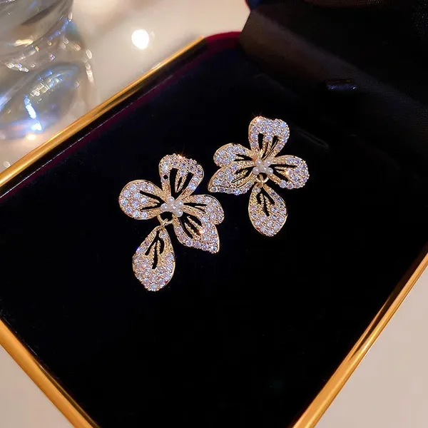 Floral_Charm_Drop_Earrings