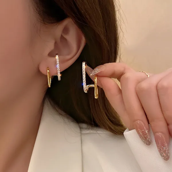 Classic_Gold_Dangle_Earrings