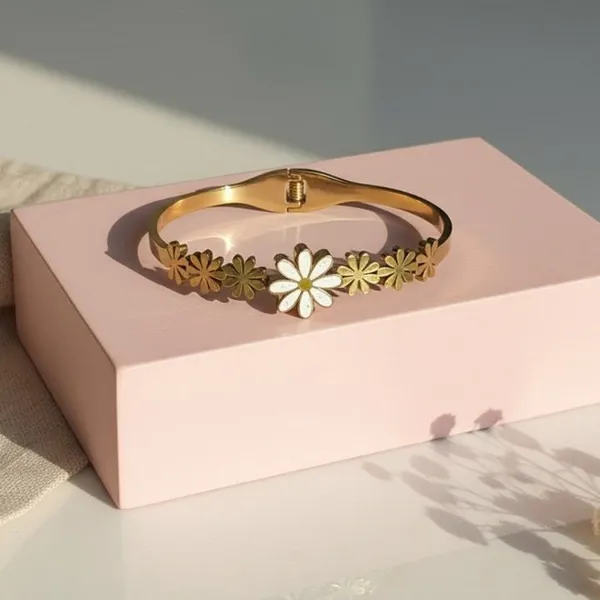 Gold-Plated_Daisy_Flower_Bracelet_for_Women,__Anti-Tarnish_Floral_Cuff_Bracelet