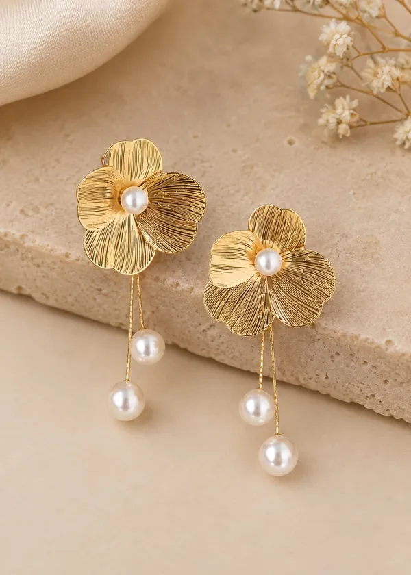 Three-dimensional_ginkgo_flower_earrings_-_Golden�