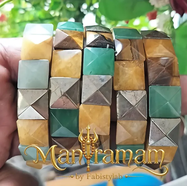 Money_Magnet_Pyramid_Bracelet