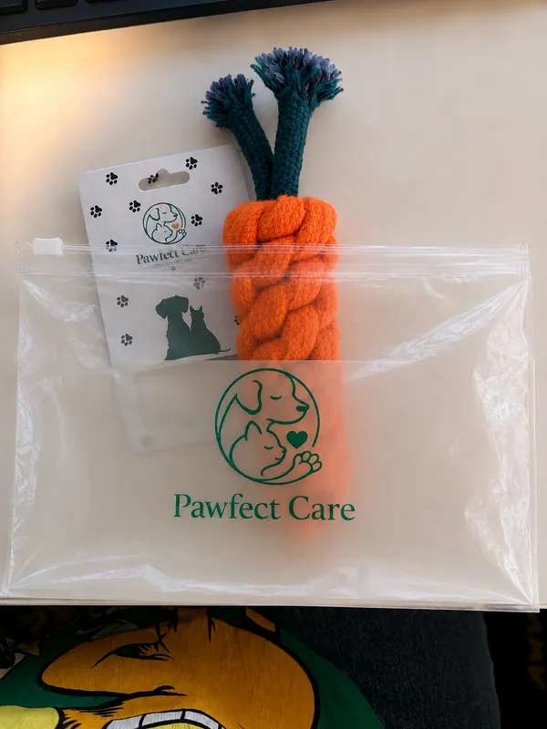 Red_Cotton_Braided_Carrot_Rope_Dog_Toy