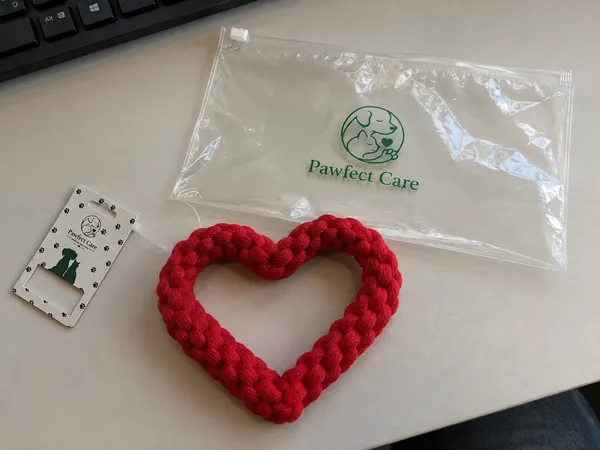 Red_Cotton_Braided_Heart_Shaped_Rope_Pet_Toy