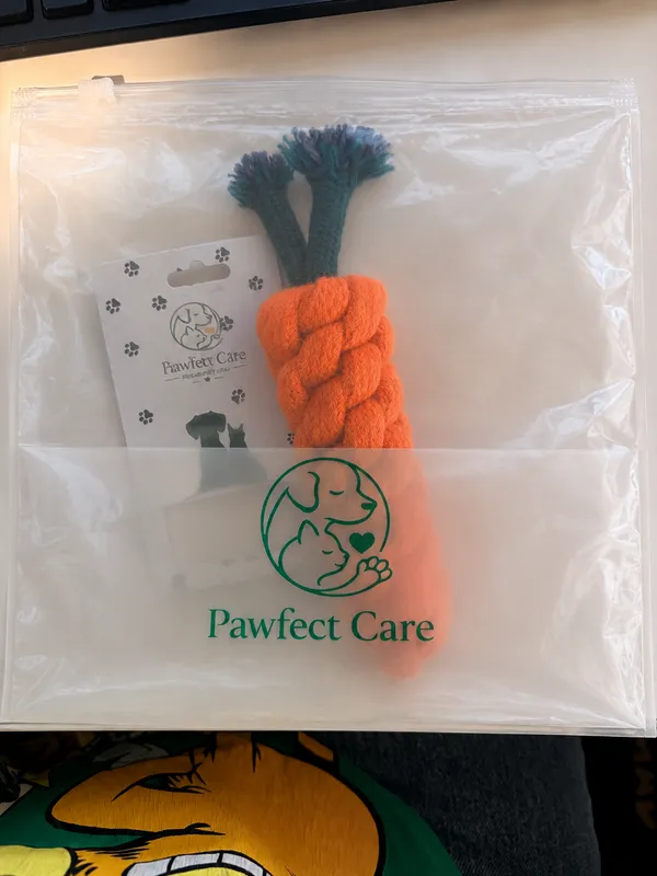 Red_Cotton_Braided_Carrot_Rope_Dog_Toy