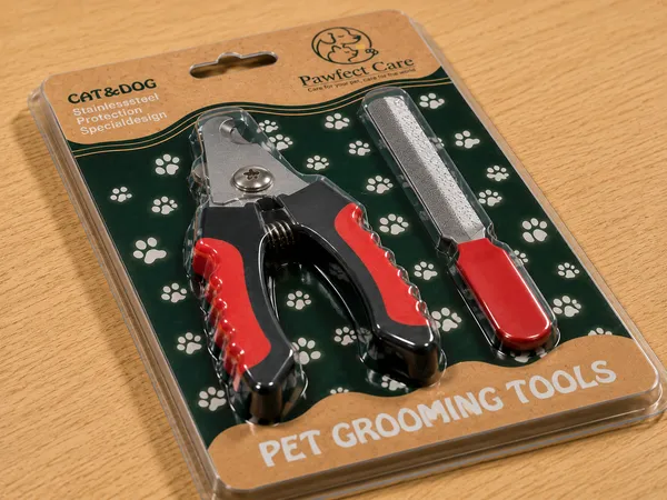 Black_And_Red_Stainless_Steel_Pet_Nail_Clipper_And_File