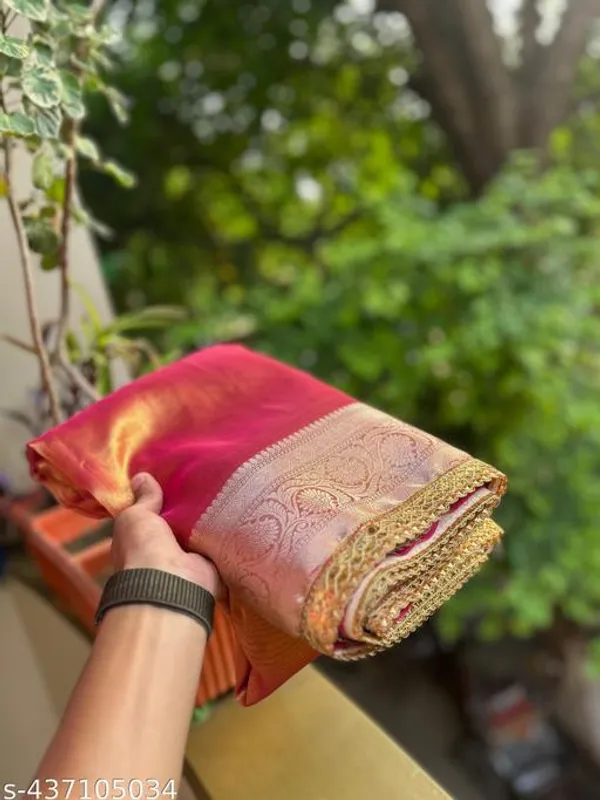 Janvhi_Kapoor_Special_Tissue_Silk_Saree_With_Lace_Border