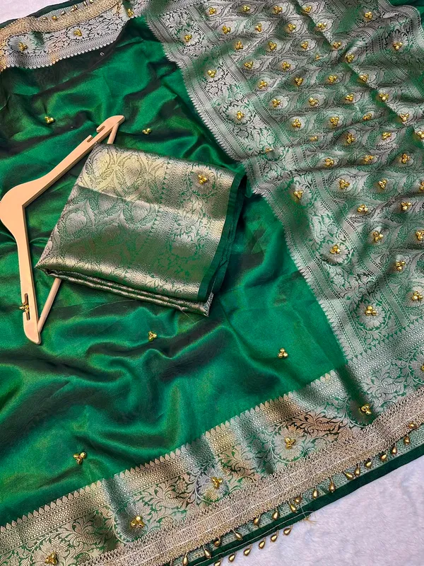 Emerald_green_ghunghroo_saree_with_lace_attached