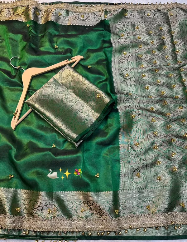 Emerald_green_ghunghroo_saree_with_lace_attached