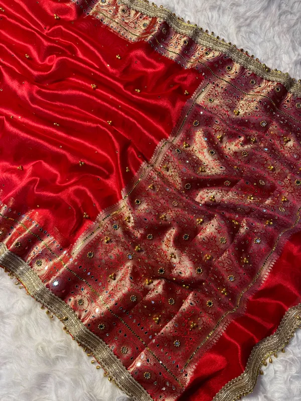 Tissue_with_mirror_and_ghunghroo_work