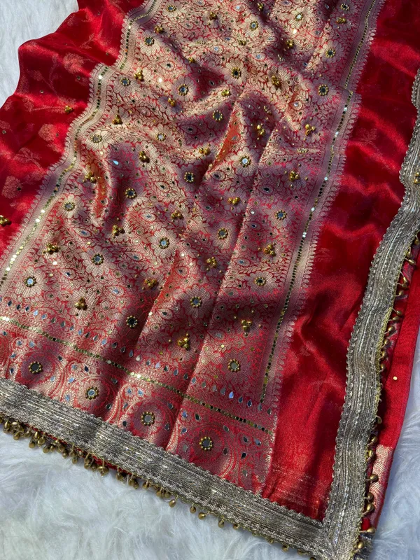 Tissue_with_mirror_and_ghunghroo_work