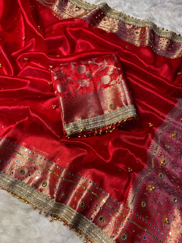 Tissue_with_mirror_and_ghunghroo_work