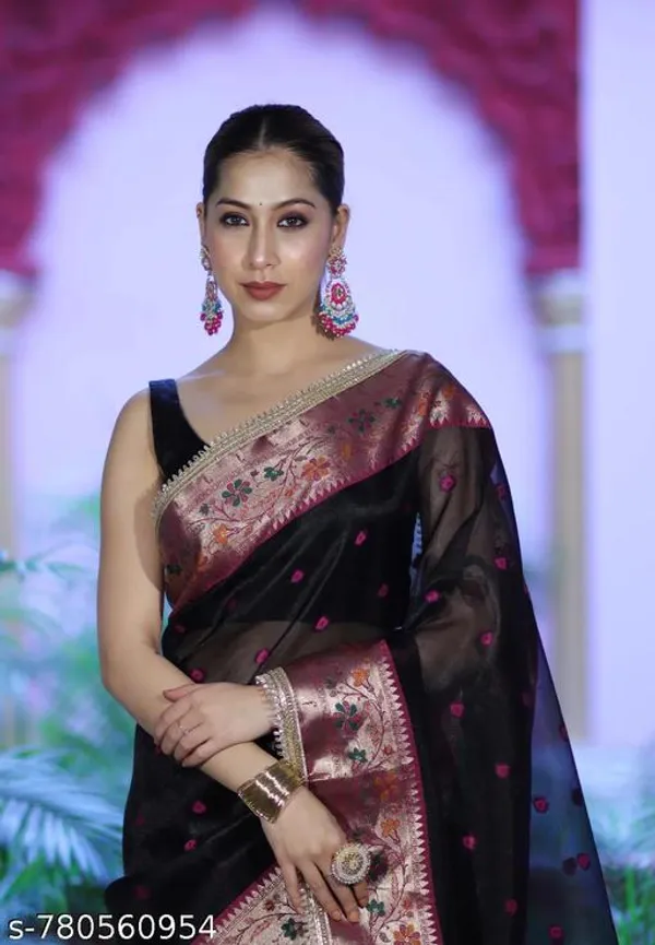 Ruhani_Tissue_Paithani_Saree_Floral_Meena_Border_With_Choch_Lace_Attached_Black
