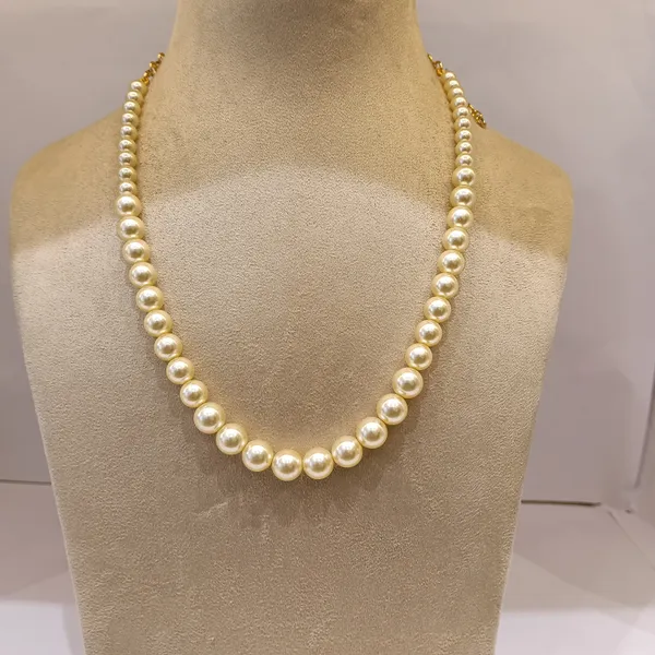 Gold_Tone_Graduated_Pearl_Necklace_for_Women