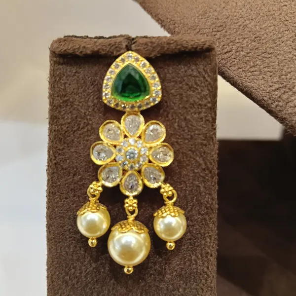 Green_Gold-Tone_Pearl_Necklace_Set_for_Women