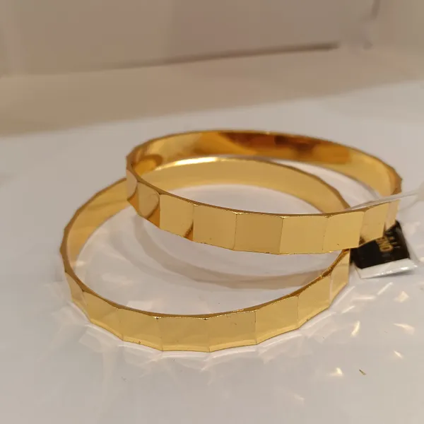 Gold_Tone_Metal_Bangle_Set_for_Women