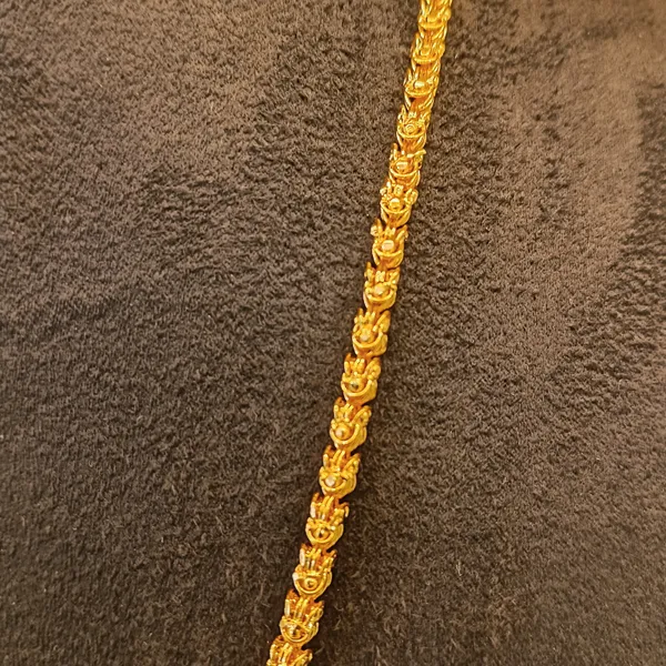 Gold_Tone_Traditional_Chain_Necklace_for_Women
