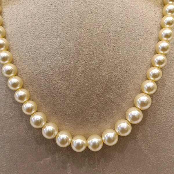 Gold_Tone_Graduated_Pearl_Necklace_for_Women