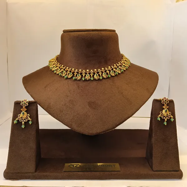 Gold_Tone_Traditional_Necklace_Set_For_Women