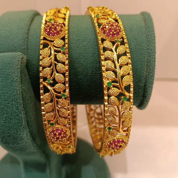 Gold_Tone_Floral_Design_Bangles_for_Women