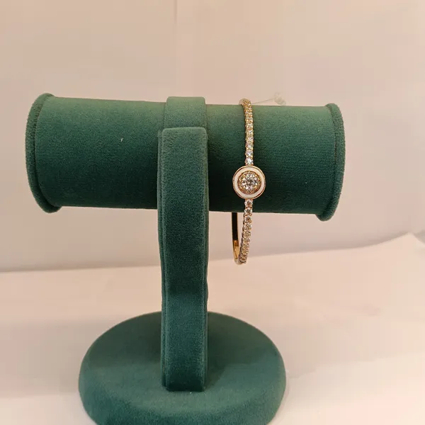 Gold-Tone_Stone_Studded_Bracelet_for_Women