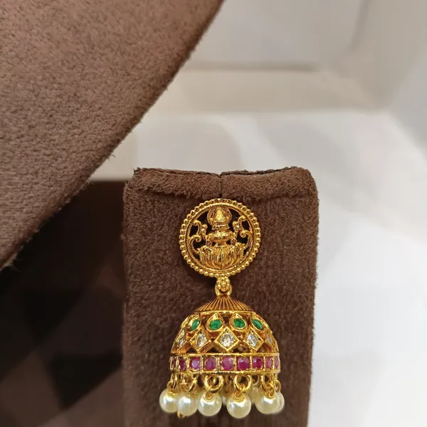Gold_Tone_Temple_Jewellery_Necklace_Set_for_Women